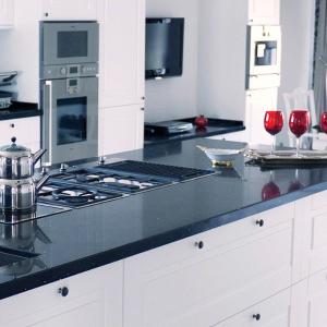 Quartz vs. Granite Countertops: Which Wins in Florida?